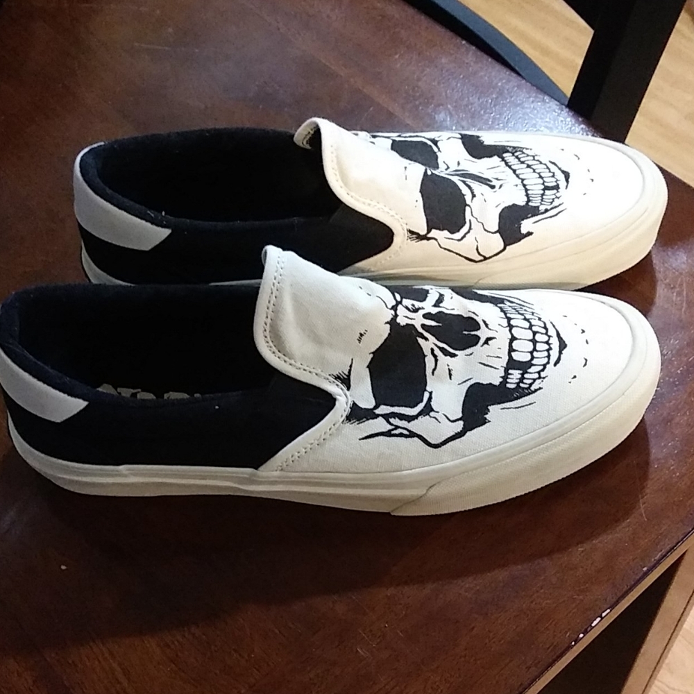 straye slip on